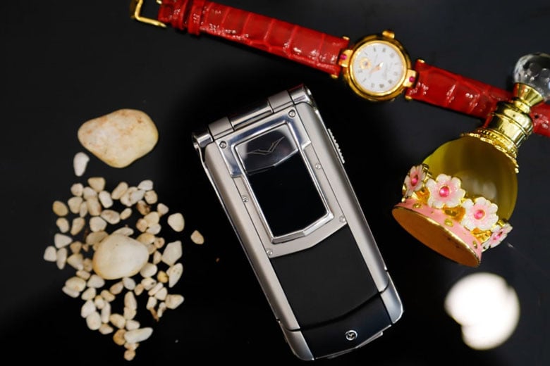 cac-dong-dien-thoai-vertu-5-2-3-didongviet_38730eee18b149fabe15df9535f4273e cac dong dien thoai vertu 5 2 3 didongviet 38730eee18b149fabe15df9535f4273e 1