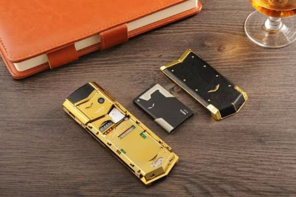 cach su dung dien thoai vertu 3 didongviet 00a1c2ed47b549db9edbe6b86f597cab grande 1