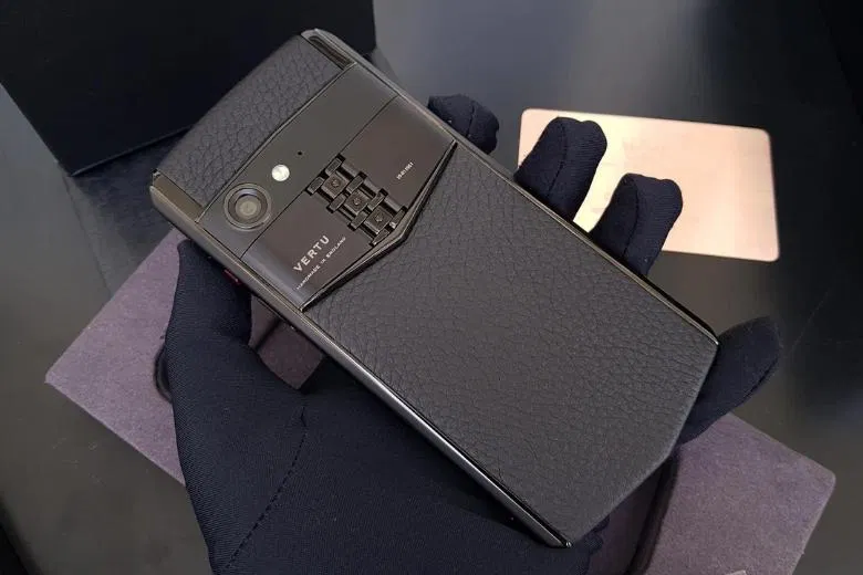 Cấu hình Vertu Aster P