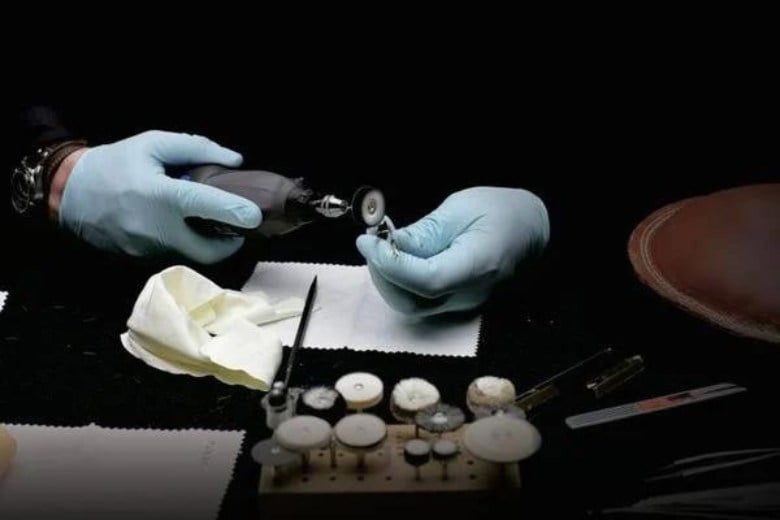 Chế tác điện thoại Vertu