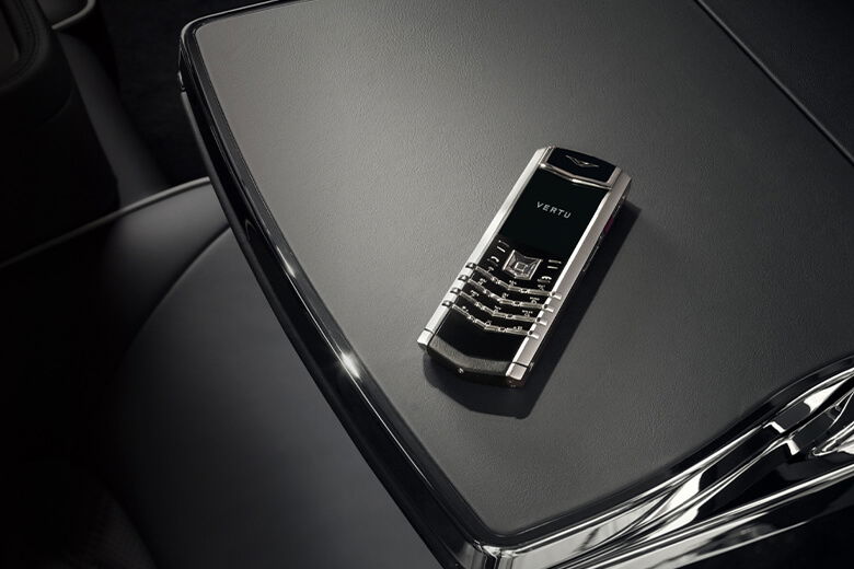 Vertu Signature V Alligator Navy Blue 15 Dịch vụ hỗ trợ 24/24, tiện lợi và nhanh chóng