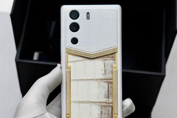 dien thoai vertu cam ung vertuvietnam 4 cfc8a936eff84992950cbdeee7d62151 grande 2