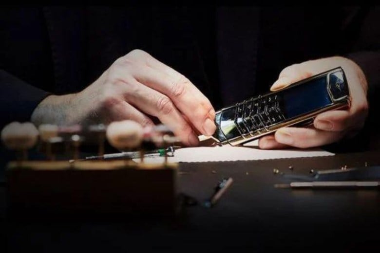 Điện thoại Vertu Signature