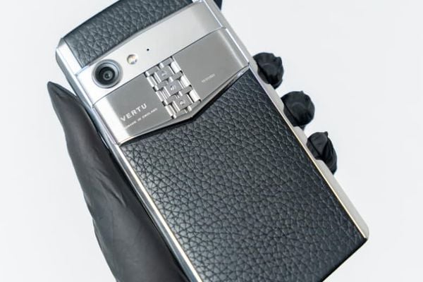 he-dieu-hanh-symbian-vertu-dung-he-dieu-hanh-gi-vertuvietnam_2x_88e52dfe4ae94d589a7d5cda93b67ac1_grande he dieu hanh symbian vertu dung he dieu hanh gi vertuvietnam 2x 88e52dfe4ae94d589a7d5cda93b67ac1 grande 1