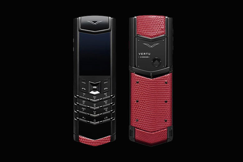 Vertu Signature V Pure Black Lizard Red