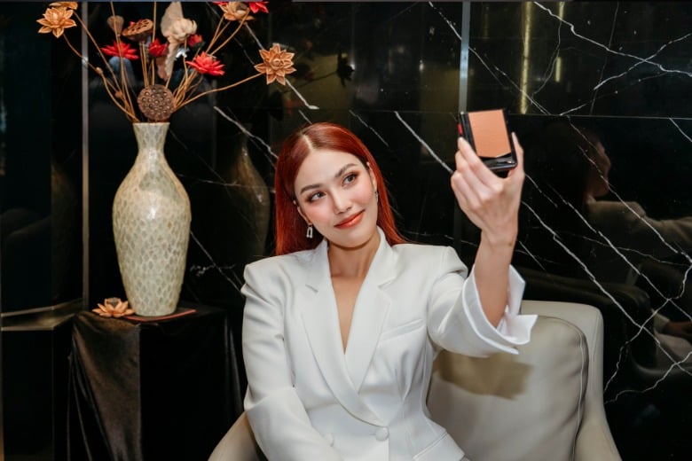 lan khue vertu 5 5f3cd96d97ff470da4018d683bf5753b 2