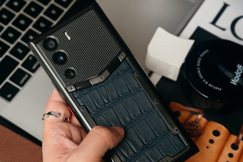 Điện thoại METAVERTU