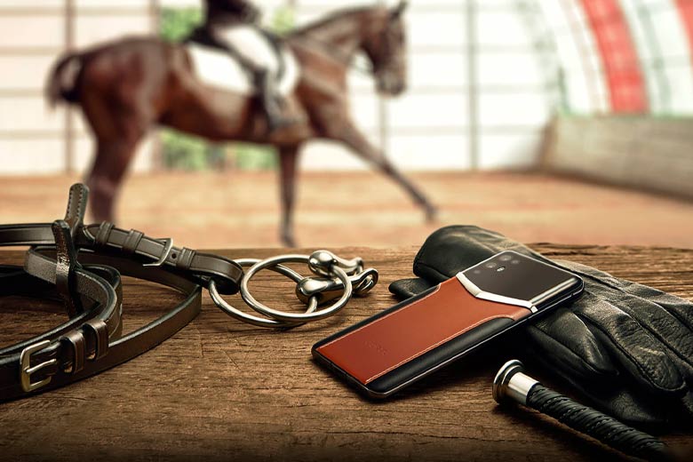 iVERTU 5G Flame Red Alli 7 Thiết kế đẳng cấp, sang trọng tỉ mỉ từ chính bàn tay của người nghệ nhân