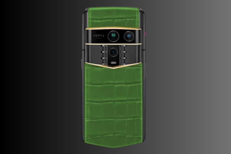 Vertu Agent Q Alligator Tri Gold Diamond Collector's Edition Bamboo Green 1TB 4 Vertu Agent Q Alligator Tri Gold Diamond Collector’s Edition Bamboo Green 1TB