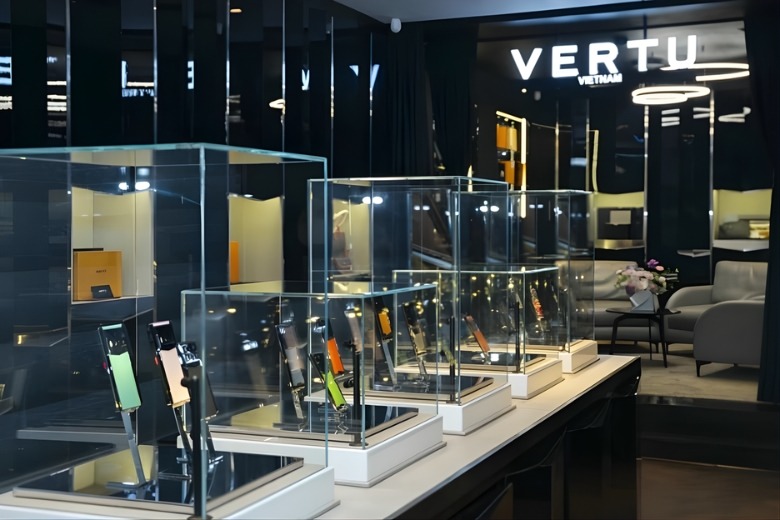 Vertu Agent Q Alligator Tri Gold Diamond Collector’s Edition Grape Purple 1TB chính hãng 