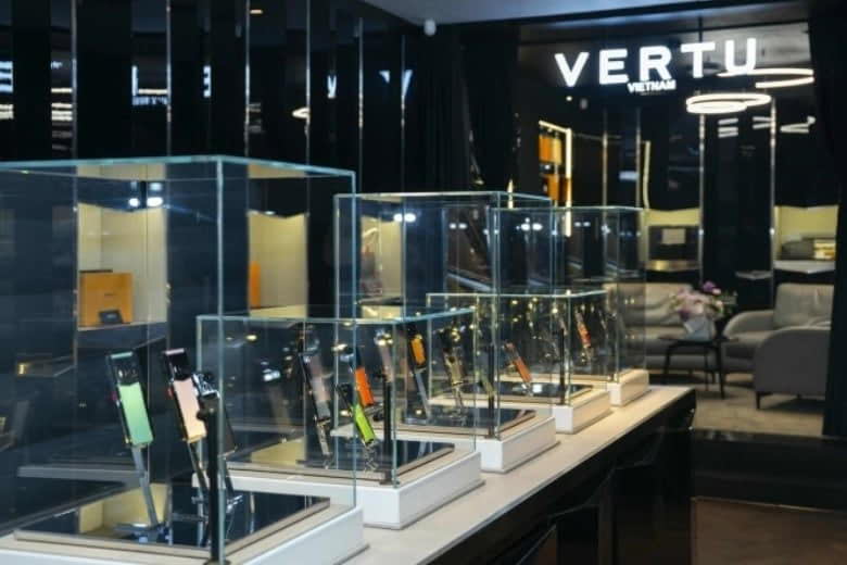 Vertu Agent Q Black Premium Set Single Gold Accent Bamboo Green Alli 1tb 4@2x