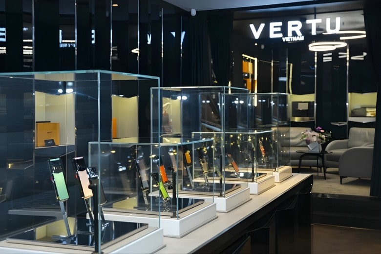 Vertu Agent Q Silver Advanced Set Glacier White Alli 1TB 8 Vertu Agent Q Silver Advanced Set Glacier White Alli 1TB chính hãng