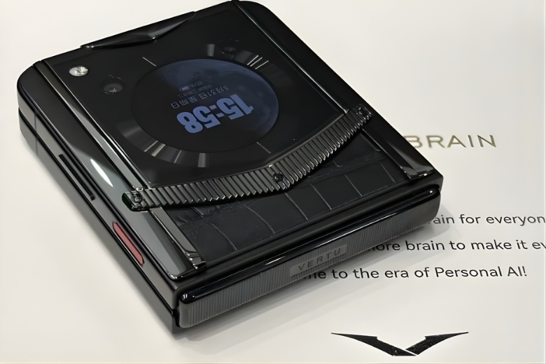 Vertu Iron Flip dịch vụ Concierge