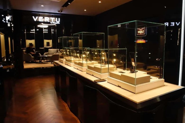 Vertu Quantum Flip Agate Emerald Green Gold V