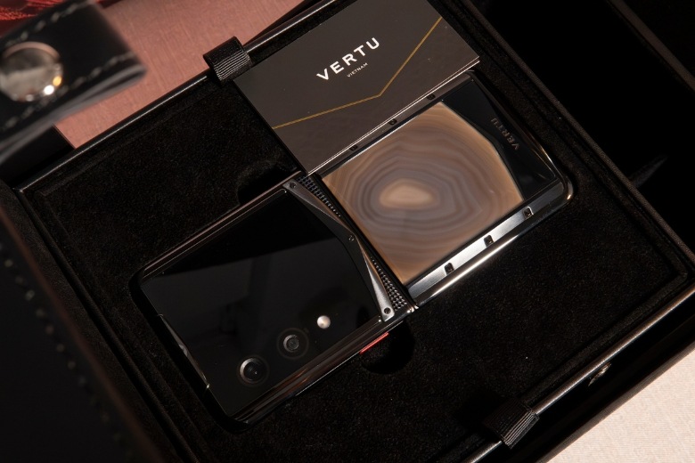 Vertu Quantum Flip mua tại đơn vị uy tín