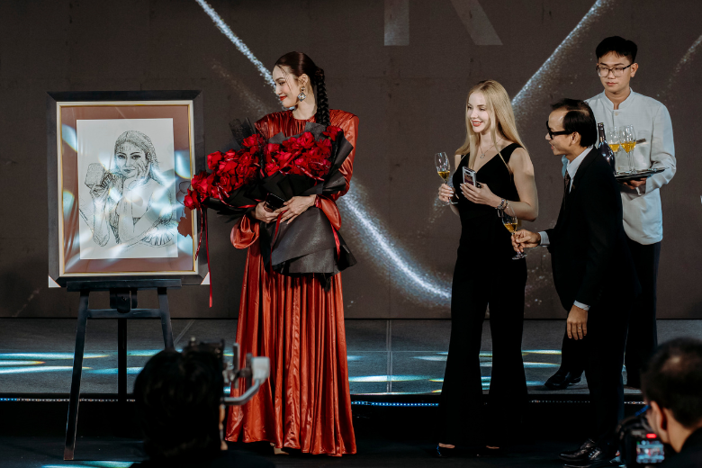 vertu_-_lan_khue_2_de6a47d4a5514a139e4ba65dd0538b5b vertu lan khue 2 de6a47d4a5514a139e4ba65dd0538b5b 1