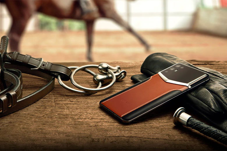 Thiết kế sang trọng, đẳng cấp và được hoàn thiện từ những nguyên liệu quý hiếm