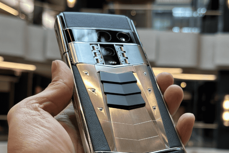 Vertu Agent Q Silver Quality Kit Titanium Silver Supercar Ink Jade Black Camera 1