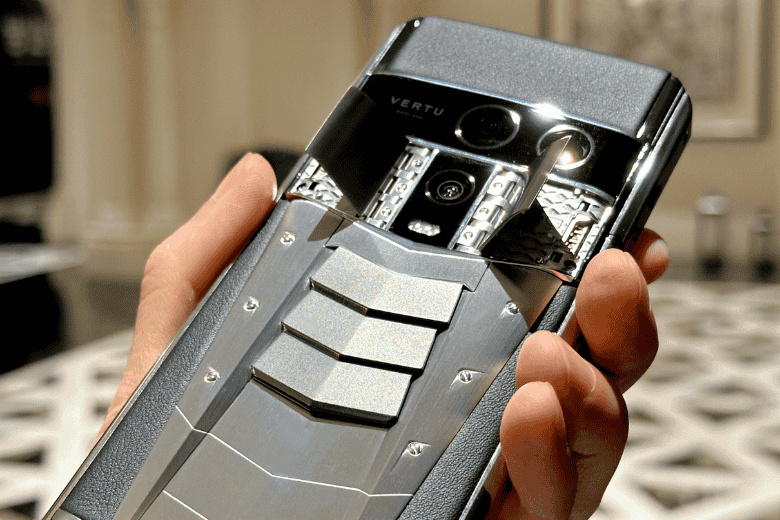 Vertu Agent Q Silver Quality Kit Titanium Silver Supercar Ink Jade Black Camera