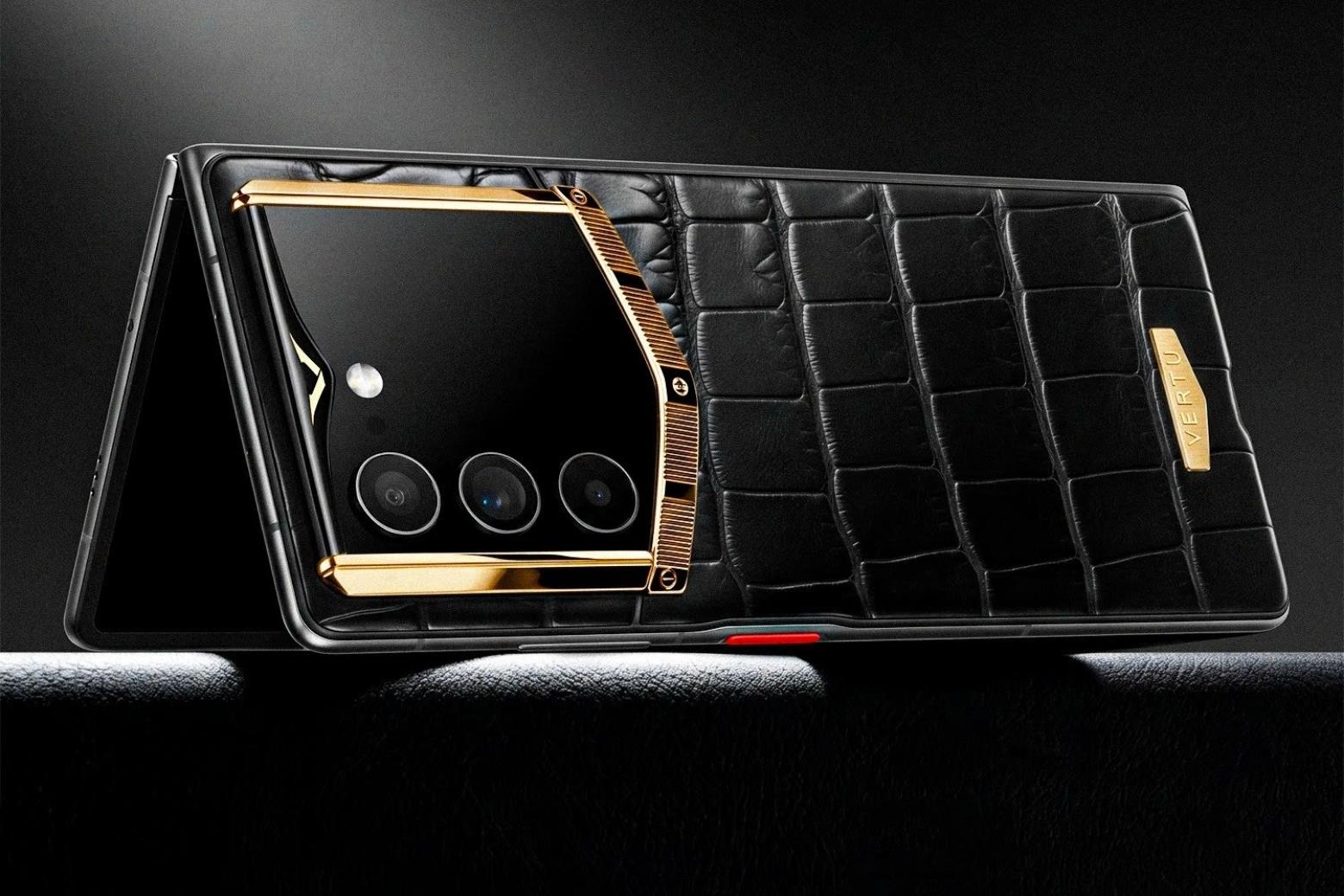 Trải nghiệm Vertu AlphaFold: Chiếc điện thoại gập AI siêu sang định hình đẳng cấp quý tộc 1 Vertu Alphafold Vertuvietnam