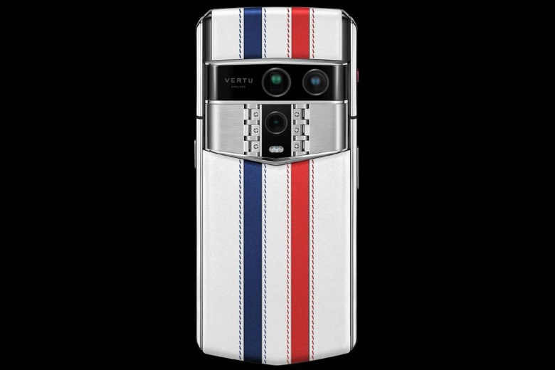 Vertu phiên bản World Cup cá nhân hóa tại VERTUVIETNAM: Đẳng cấp thượng lưu gắn liền với tinh thần thể thao 6 Vertu Che Tac Thu Cong World Cup Vertuvietnam