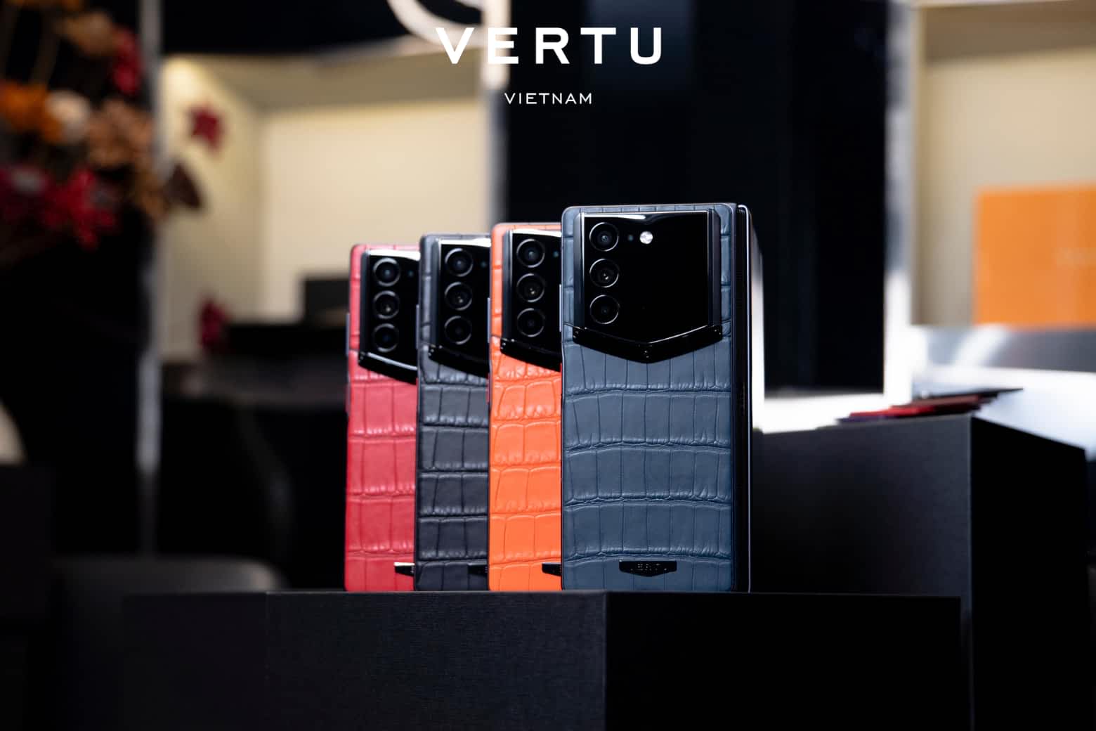 Trải nghiệm Vertu AlphaFold: Điện thoại gập siêu sang cho giới tinh hoa 2 Tren Tay Vertu Alphafold 2 1