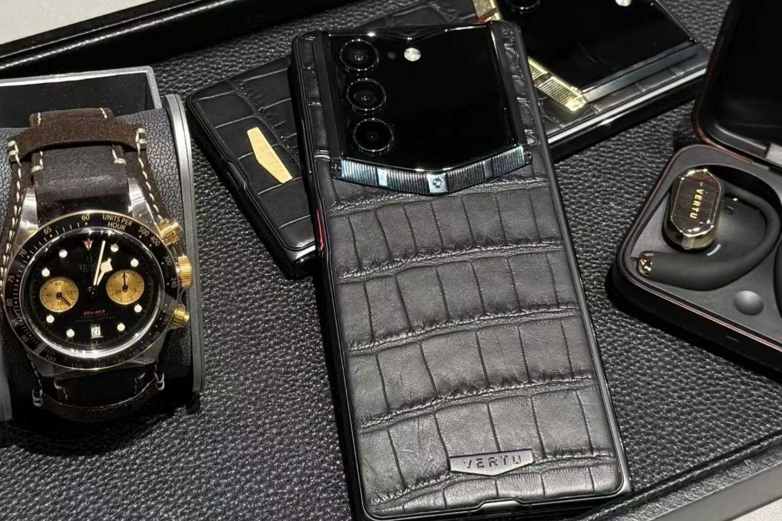 Vertu Alphafold Thiet Ke