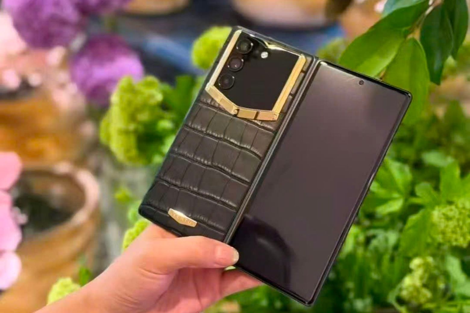 Trên tay Vertu AlphaFold: Kỳ quan công nghệ gập cho kỷ nguyên trí tuệ nhân tạo 8 Vertu Alphafold Tren Tay Vertuvietnam