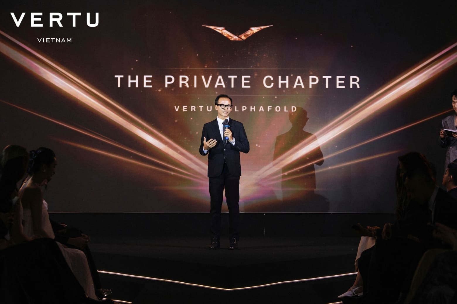 Sự kiện Vertu AlphaFold ra mắt tại Việt Nam 9.8: Trải nghiệm smartphone gập xa xỉ thế hệ mới cùng trợ lý AI Hermes 1 Alphafold The Private Chapter 9 8 Vertu Vietnam Khach Moi 3 1