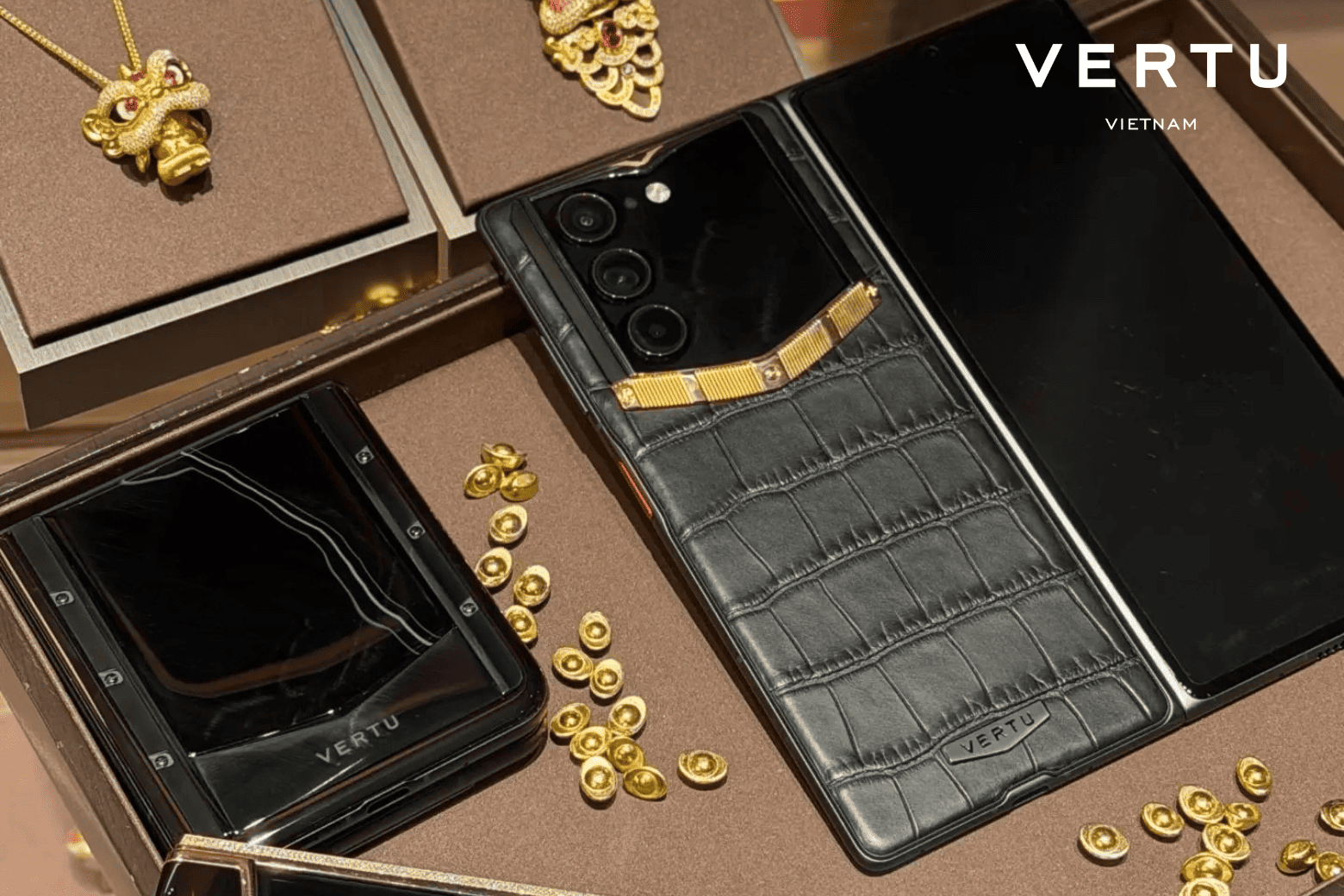 Cận cảnh Vertu AlphaFold: Chất liệu cao cấp và trải nghiệm thực tế 2 Can Canh Vertu Alphafold Gold