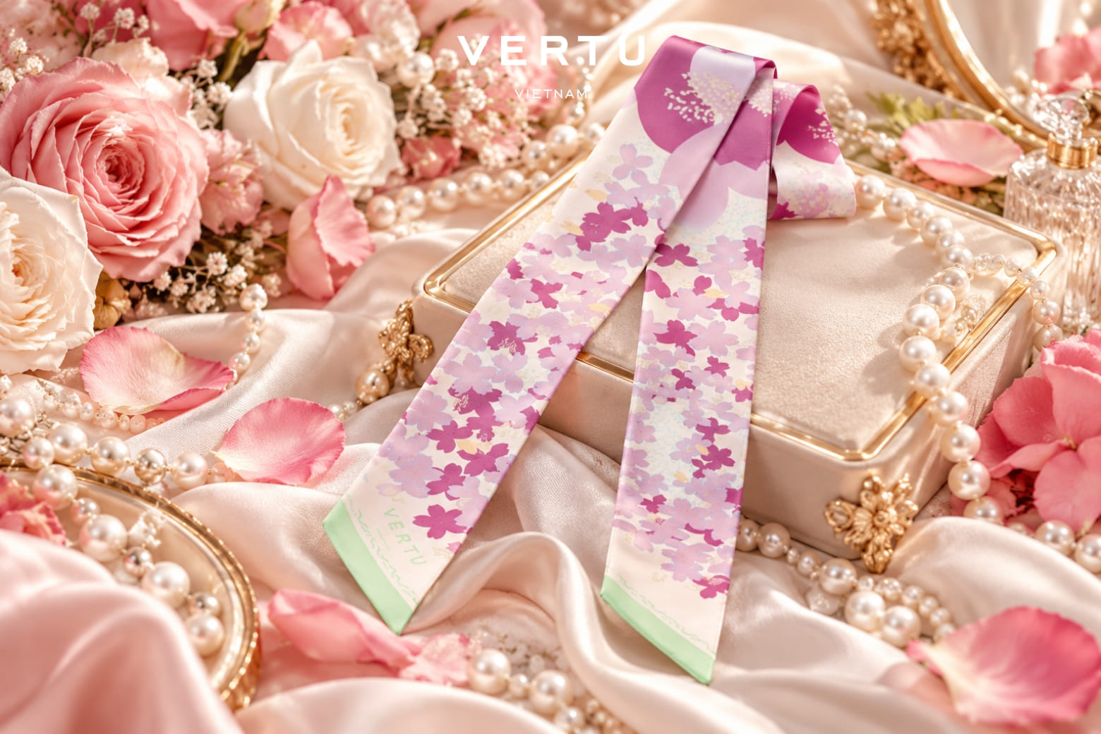 Quà tặng phụ kiện cao cấp cho nữ ngày 20/10: Gợi ý những lựa chọn tinh tế 6 Vertu Season Daigo Bandeau Pink